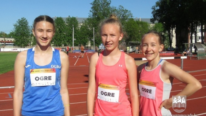 Ogres NSC audzēkņiem piecas medaļas IAAF vieglatlētu dienā