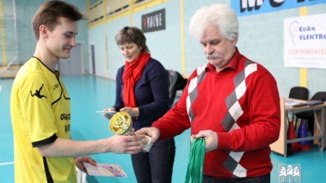 Ogrēniešiem sudrabs un bronza vidusskolēnu volejbola turnīrā