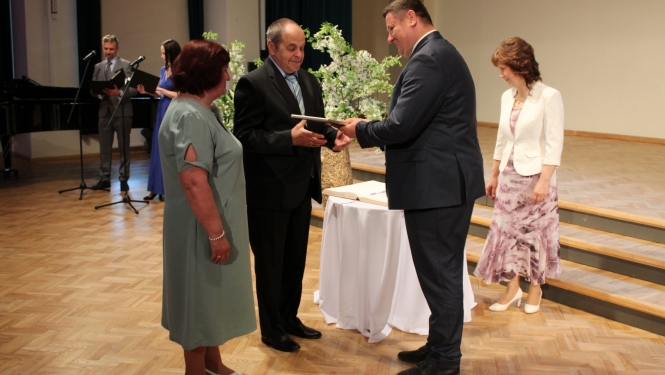 Pašvaldība godina Ogres novada Dimanta un Zelta kāzu pārus 03.06.2022.