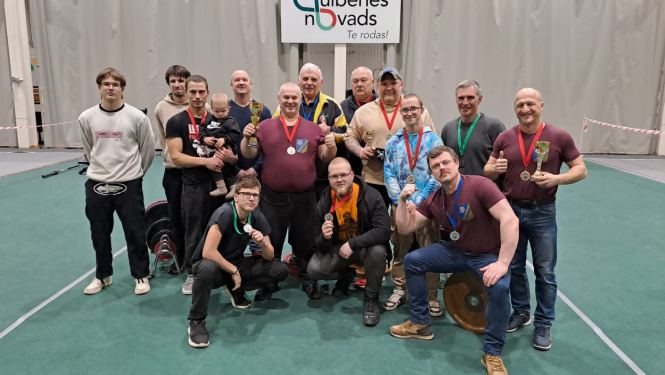 Rembates komanda piedalās sacensībās spiešanā guļus Gulbenē