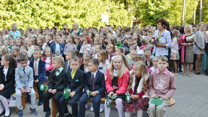 Nosaka skolēnu skaitu 1. un 10. klasēs