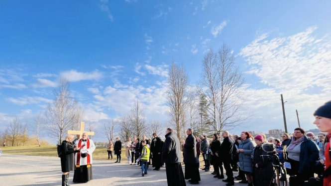 Lielajā Piektdienā Ogrē notika ekumēnisks Krusta ceļa gājiens
