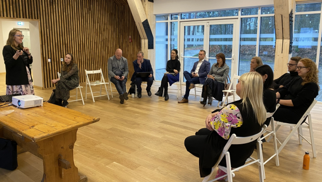 Izglītības un zinātnes ministrijas un pašvaldības pārstāvji pārrunā aktualitātes darbā ar jaunatni