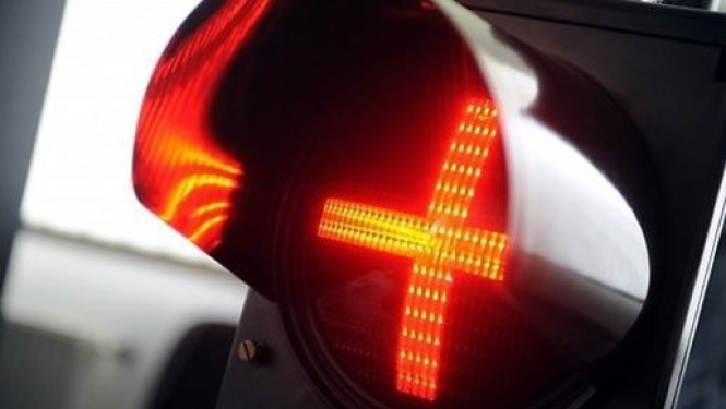 Ierīkos papildu luksoforu Kalna prospekta un šosejas A6 krustojumā