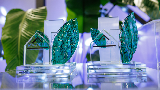 Latvijas sakoptākā pagalma konkursā šogad triumfē Ogres novads un pilsēta. Balvas