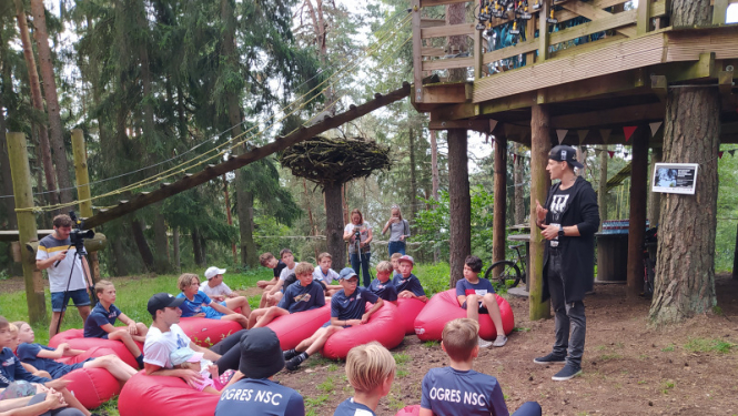 Kaspars Zlidnis jaunajiem futbolistiem māca pārvarēt bailes