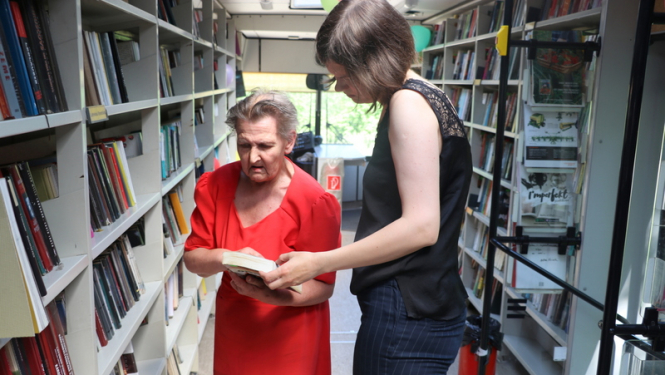 Pie lasītājiem dodas jaunais bibliobuss