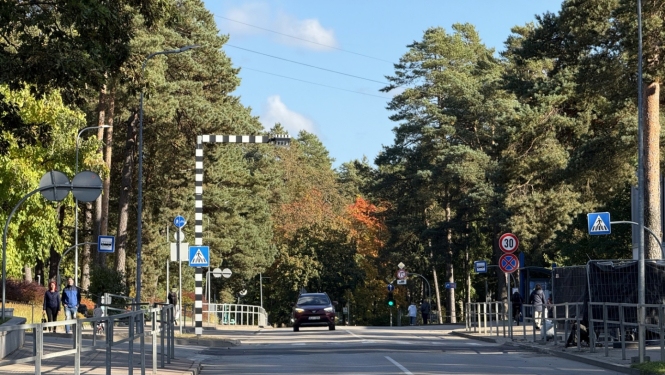 Brīvības iela Ogrē, iepretim pašvaldības ēkai, Ogres centrālajai bibliotēkai un mūzikas skolai