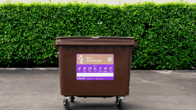 Atkritumu apsaimniekotāja Clean R brūnais konteners, kas domāts bioloģiskajiem atkritumiem