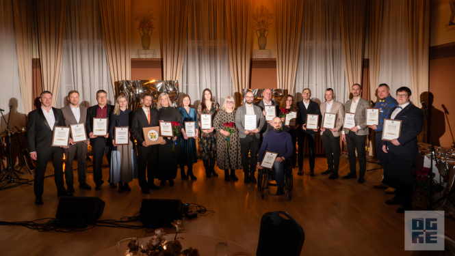 Uzņēmēju kopbilde pasākumā "Gada balva uzņēmējdarbībā 2025" Sanatorijā "Ogre" 2026. gada 27. februārī