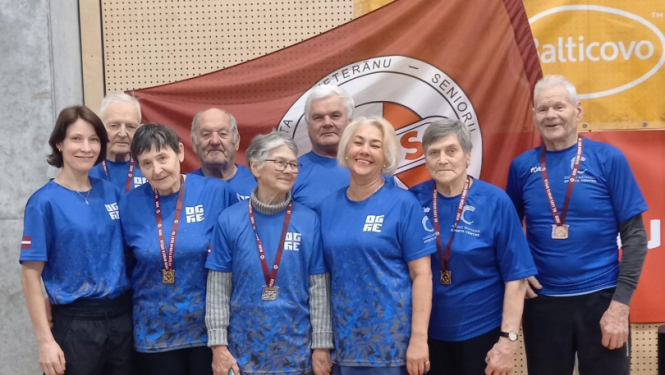 Ogres novada veterānu sporta komanda galda tenisā pēc iegūtās 3. vietas kopvērtējumā