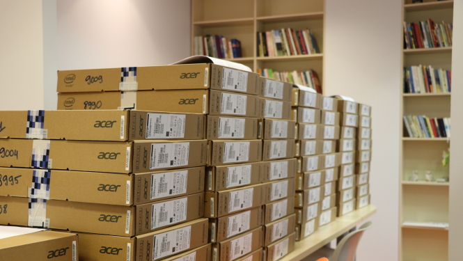 Ogres novada skolas saņem IZM solītos portatīvos datorus