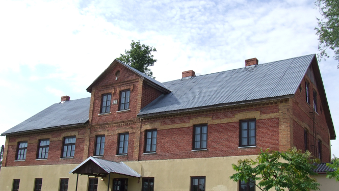 Krapes skolā tiks īstenotas vispārējās pirmsskolas un pamatizglītības programmas