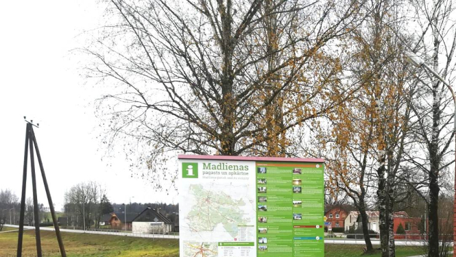 Madlienā uzstādīts jauns informatīvais stends