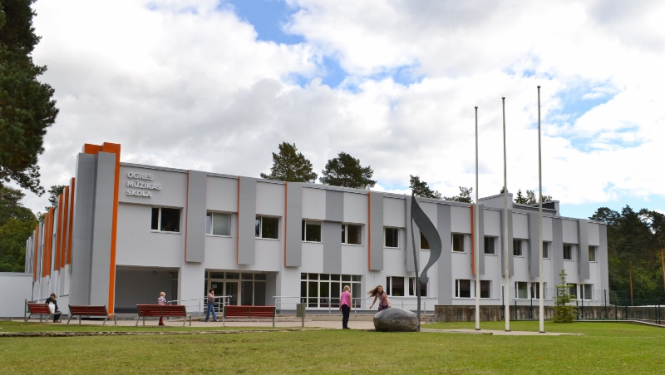 Ogres Mūzikas skola aicina darbā klavierspēles pedagogu