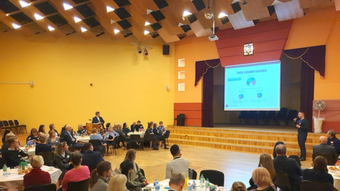 Diskutē par svešvalodu mācību programmu nākotni