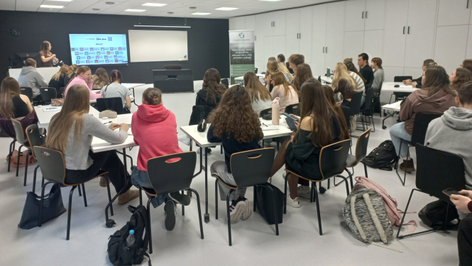 31. janvārī Ogres Valsts ģimnāzijā norisinājās pasākums dabaszinātņu novirziena 10. klašu skolēniem par globāliem izaicinājumiem 