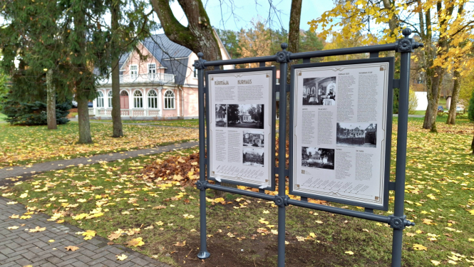 Pie Ogres Kūrmājas atklāts informatīvais stends