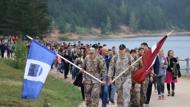Militāri patriotiskās audzināšanas pārgājiens Zilajos kalnos