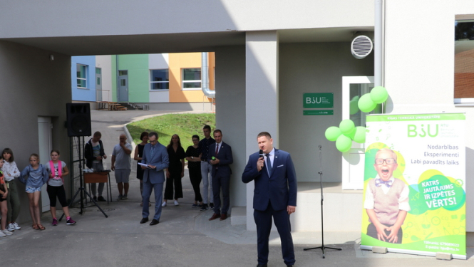 Ogres 1.vidusskolā atklāta RTU Bērnu un jauniešu universitāte