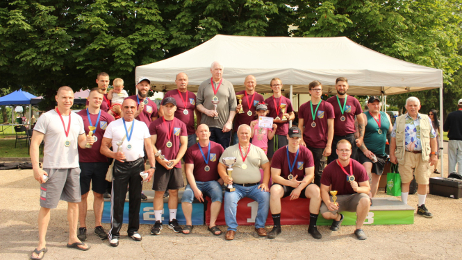 Pirmais Rembates čempionāts spiešanā guļus uz atkārtojumu skaitu - LK IX ir noslēdzies. Sportistu kopbilde