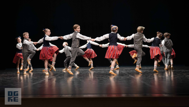 Ogres novada Skolu jaunatnes deju skate Ogres novada Kultūras centrā 26. un 27. aprīlī