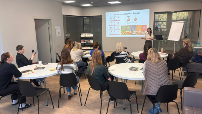 23. un 24.aprīlī Oveselība telpās norisinājās nodarbības Ogres novada sporta centra (ONSC) audzēkņu vecākiem, kurās sarunā ar sertificētu uztura speciālisti Elīzu Madaru Treiju tika apskatīta jauniešu uztura nozīme sportā un ikdienā.