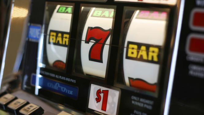 Egils Helmanis: Pilsētā nav vietas uzkrītošajām azartspēļu reklāmām