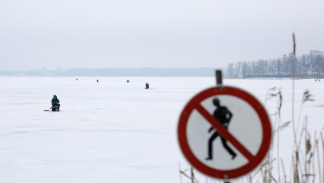 Aizliegts atrasties uz visu Ogres ūdenstilpju ledus