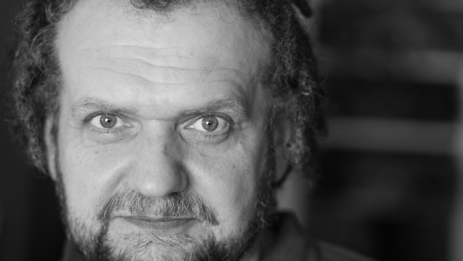 Lekciju ciklā “AizrauRuna” viesosies dramaturgs un režisors Lauris Gundars