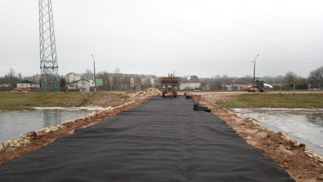 Aizsargmola (straumvirzes) izbūves darbi tuvojas noslēgumam