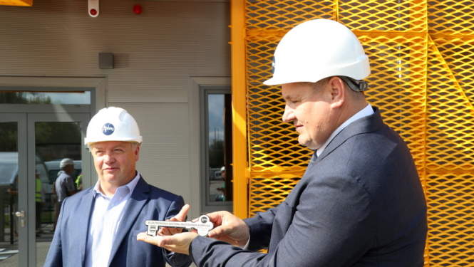 Pašvaldībai nodotas Pārogrē uzceltās elektronisko sistēmu ražošanas ēkas atslēgas