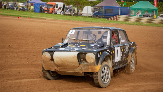 Mūsu autokrosa braucējiem uzvaras un neveiksmes Latvijas čempionātā