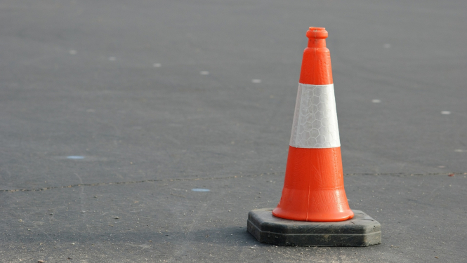 Ceļu remontdarbu konuss