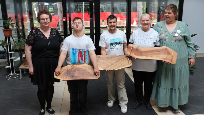 Cilvēki arī īpašām vajadzībām no Ogres projekta ietvaros viesojas Haapsalu Igaunijā