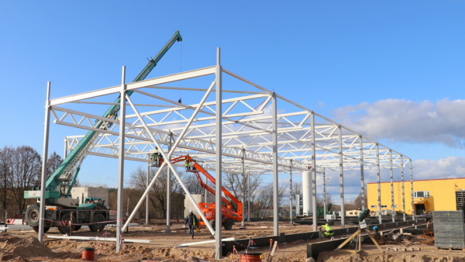 Turpinās elektronisko sistēmu ražošanas ēkas izbūve Pārogrē