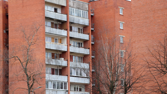 Daudzdzīvokļu dzīvojamo māju siltināšana ir viens no veidiem kā uzlabot energoefektivitāti