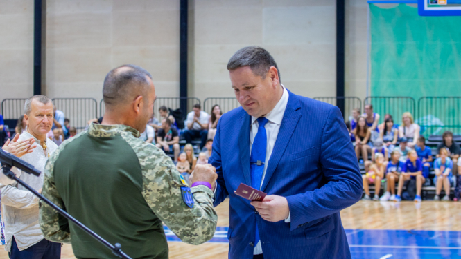Ukrainas aizsardzības ministra apbalvojuma pasniegšana Egilam Helmanim