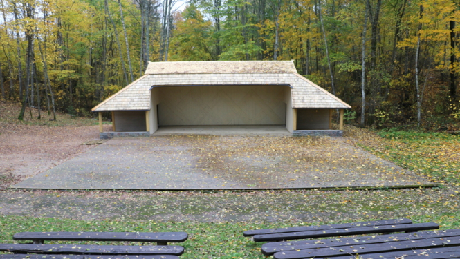 Pārbūvētā Taurupes estrāde