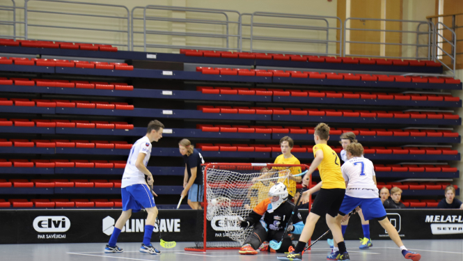 Ogres florbolisti gūst panākumus starptautiskās sacensībās Cēsīs