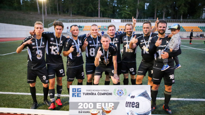 Ogres čempionāta laureātes – “Streka”, “Dinamo Ogre” un “Techniba”