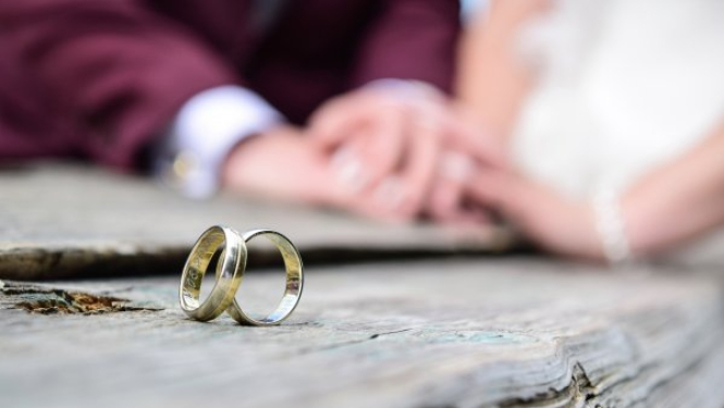 Par laulību reģistrāciju dzimtsarakstu nodaļā un baznīcā