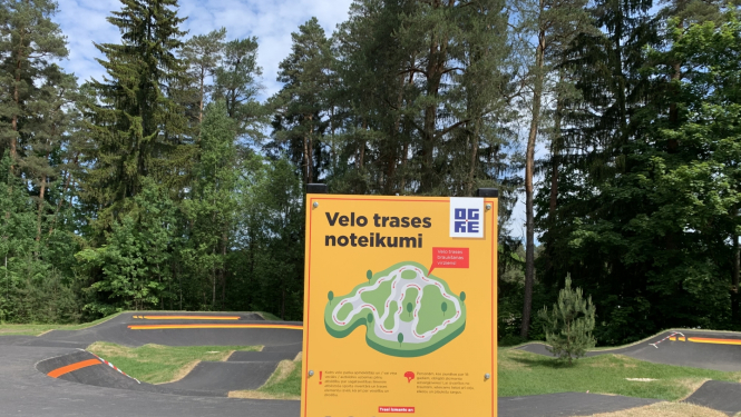 Velotrases informatīvais plakāts