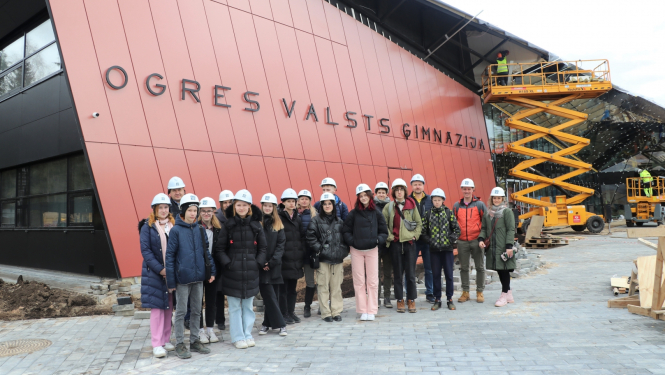 Ēnu dienā skolēni iepazīst darbu Ogres novada pašvaldībā