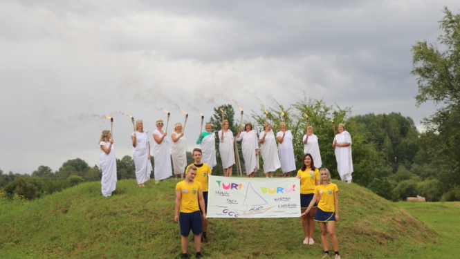 Mazozolos aizvadītas ikgadējas starpnovadu izglītības darbinieku sporta spēles