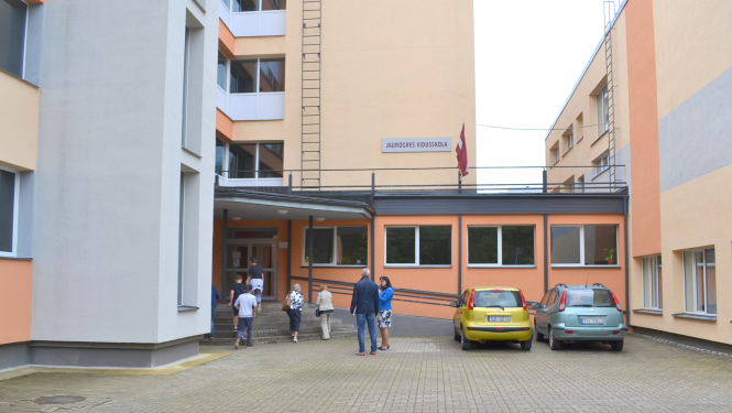 Jaunogres vidusskola aicina