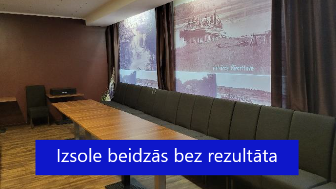 Kafejnīcas telpas ar logiem