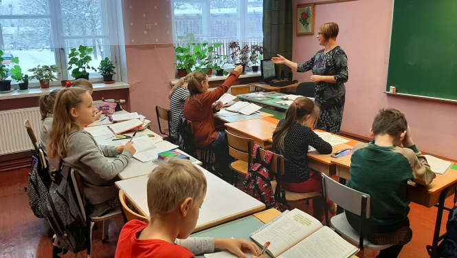 Ķeipenes pamatskolā projekts kompetenču attīstībai nodrošina apmācību dažādību