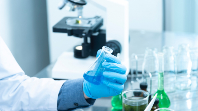 Izglītība. Ķīmijas laboratorija