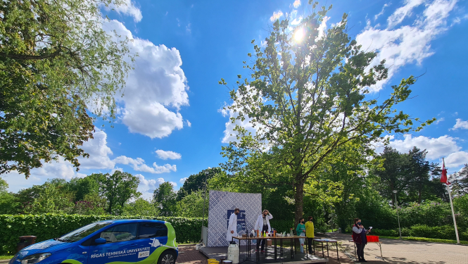 RTU Bērnu un jauniešu universitāte pasniedz apliecības
